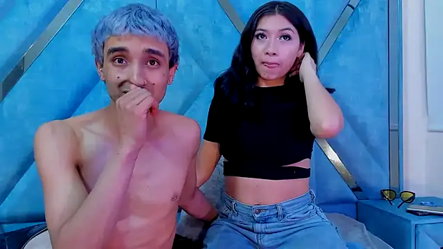 Snapshot of LauryAndNarem69 chatting on November 2025 08:04:02 AM LauryAndNarem69 online show from November 2025 08:04:02 AM