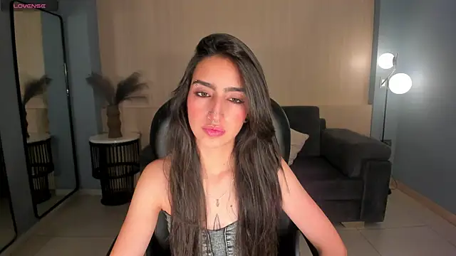 Snapshot of LarisaSmirnov chatting on September 2025 04:25:01 AM LarisaSmirnov online show from September 2025 04:25:01 AM