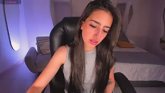 Snapshot of LarisaSmirnov chatting on October 2025 03:27:01 AM LarisaSmirnov online show from October 2025 03:27:01 AM