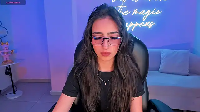 Snapshot of LarisaSmirnov chatting on October 2025 04:37:02 AM LarisaSmirnov online show from October 2025 04:37:02 AM