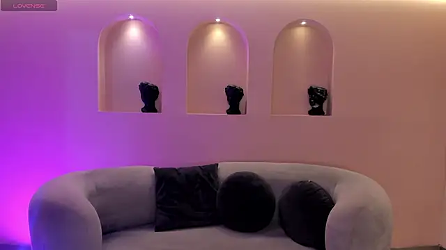 MaiaCollins online show from December 2025 05:40:02 PM