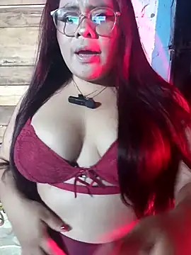 Snapshot of Trilyn25 chatting on October 2025 02:01:02 AM Trilyn25 online show from October 2025 02:01:02 AM