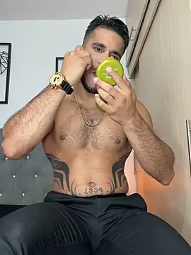 Maximiliano ford online show from December 2025 10:44:02 AM