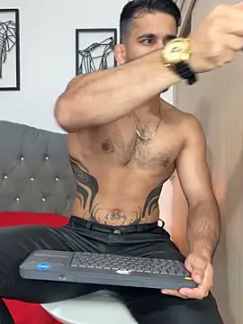 Maximiliano ford online show from February 2026 09:32:02 AM