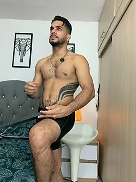 Maximiliano ford online show from May 2026 10:22:01 AM