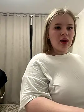 Snapshot of Amy_Sky_ chatting on October 2025 05:37:02 PM Amy Sky online show from October 2025 05:37:02 PM