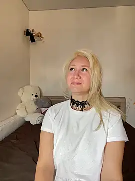 Snapshot of Nikusia chatting on October 2025 07:50:02 AM Nikusia online show from October 2025 07:50:02 AM