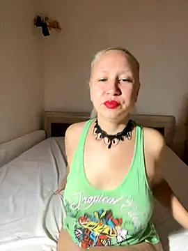 Snapshot of Nikusia chatting on October 2025 02:05:02 PM Nikusia online show from October 2025 02:05:02 PM