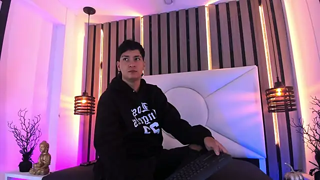 Jhojan twink online show from October 2025 12:17:02 PM