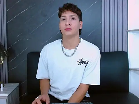 Jhojan twink online show from April 2026 08:39:01 PM