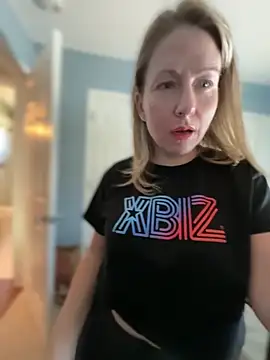 LittleMsMILF online show from April 2026 05:35:02 PM