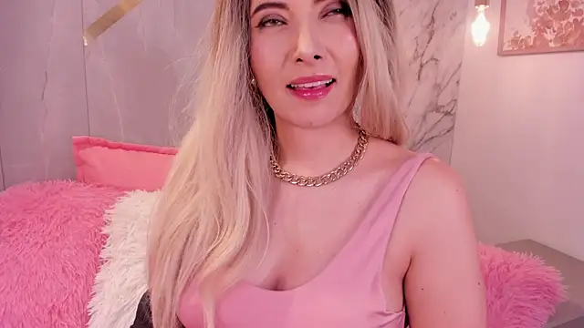 Snapshot of onebeauty chatting on October 2025 12:25:02 PM onebeauty online show from October 2025 12:25:02 PM