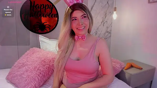 Snapshot of onebeauty chatting on October 2025 04:47:01 PM onebeauty online show from October 2025 04:47:01 PM