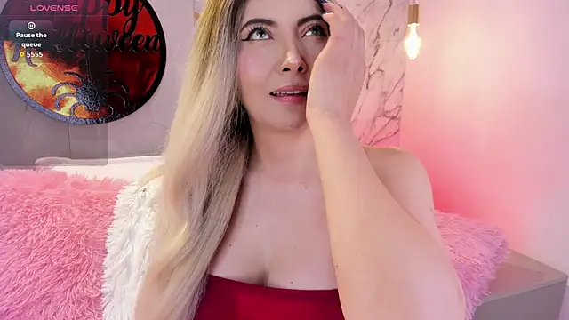 Snapshot of onebeauty chatting on October 2025 02:54:01 PM onebeauty online show from October 2025 02:54:01 PM