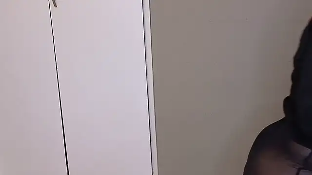 spicybootie online show from May 2026 06:18:01 AM