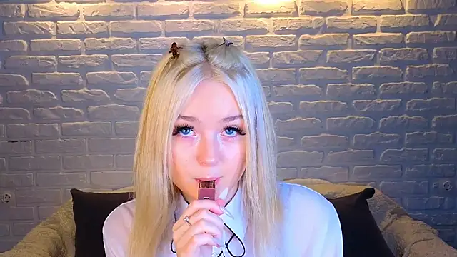 minigirl online show from March 2025 04:03:01 AM