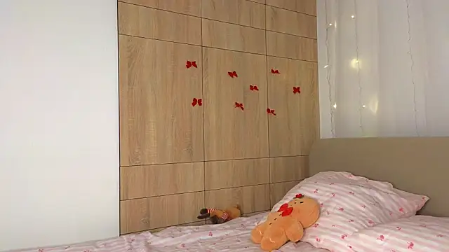 minigirl online show from February 2026 04:17:01 PM