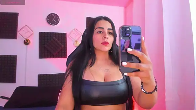 hannarusso online show from November 2025 09:02:01 PM