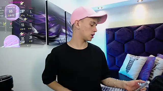 LiamWildx20 online show from September 2025 04:45:02 AM