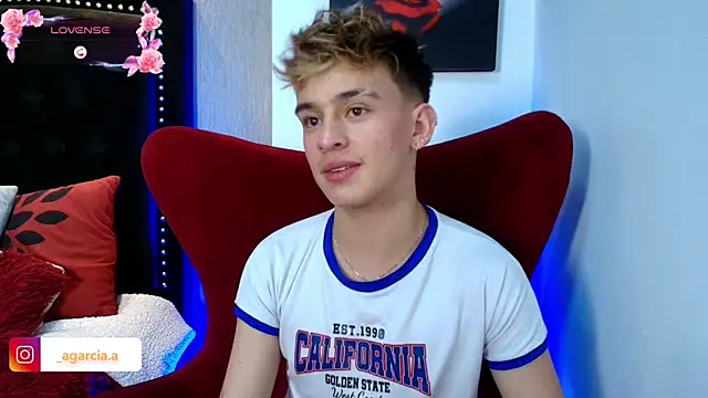 LiamWildx20 online show from October 2025 04:33:02 AM