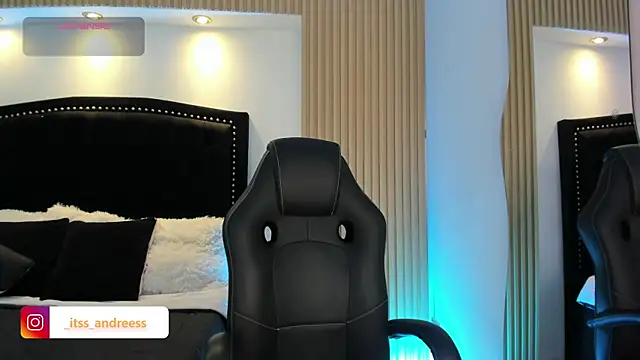 Snapshot of LiamWildx20 chatting on July 2026 04:27:02 AM LiamWildx20 online show from July 2026 04:27:02 AM