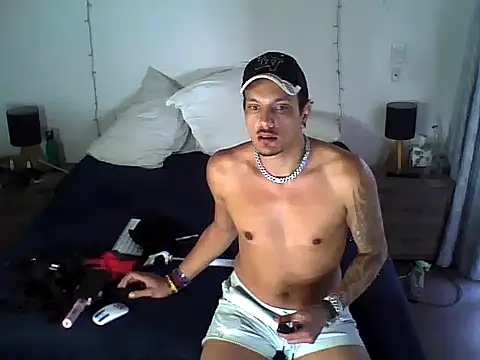 TAIZ69WORLD online show from October 2025 07:59:01 PM