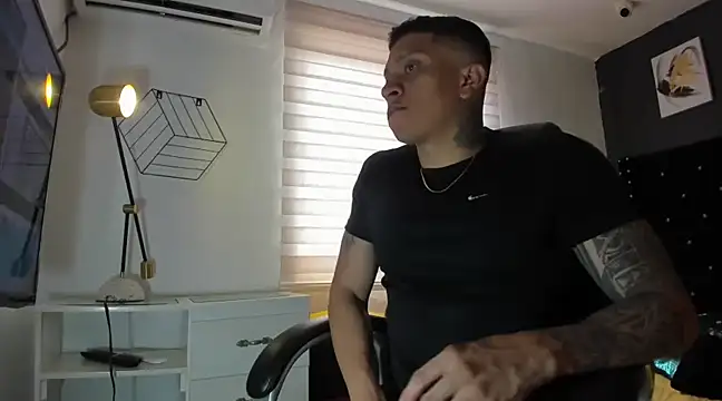 Snapshot of ethan_dalton_ chatting on March 2025 04:43:02 PM ethan dalton online show from March 2025 04:43:02 PM