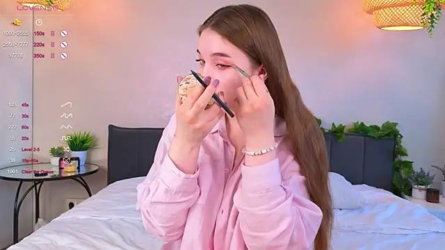 Snapshot of ConstanceHelms chatting on September 2025 05:07:02 AM ConstanceHelms online show from September 2025 05:07:02 AM