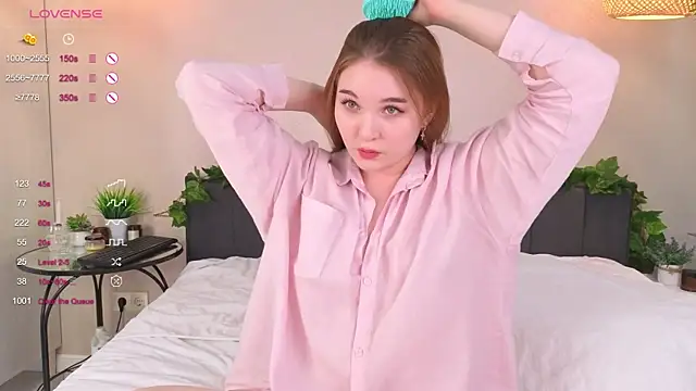 Snapshot of ConstanceHelms chatting on September 2025 05:08:01 AM ConstanceHelms online show from September 2025 05:08:01 AM