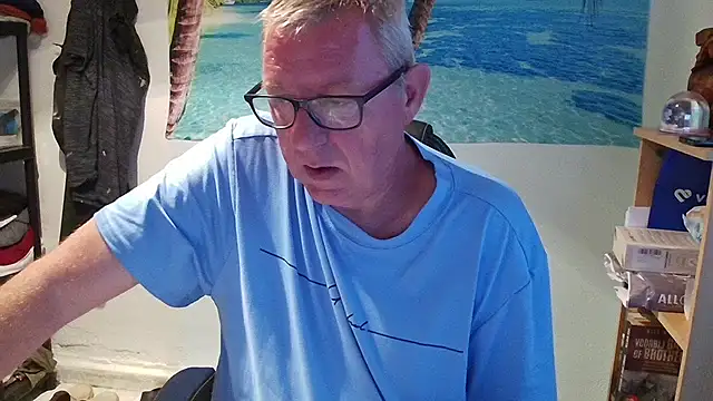 Snapshot of JamesBauer chatting on June 2026 04:59:01 AM JamesBauer online show from June 2026 04:59:01 AM