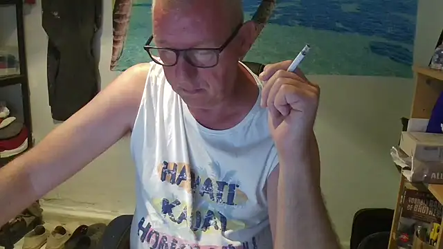 Snapshot of JamesBauer chatting on June 2026 04:34:01 AM JamesBauer online show from June 2026 04:34:01 AM