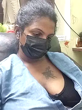 Snapshot of poojaa-rani chatting on November 2025 06:43:02 PM poojaa-rani online show from November 2025 06:43:02 PM