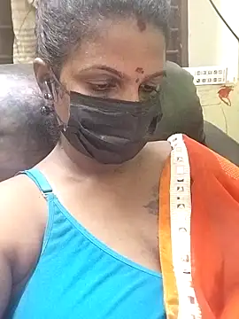 Snapshot of poojaa-rani chatting on November 2025 05:48:02 PM poojaa-rani online show from November 2025 05:48:02 PM