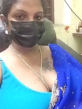 Snapshot of poojaa-rani chatting on November 2025 05:13:01 PM poojaa-rani online show from November 2025 05:13:01 PM