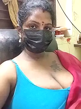 Snapshot of poojaa-rani chatting on November 2025 06:08:01 PM poojaa-rani online show from November 2025 06:08:01 PM