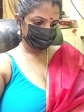 Snapshot of poojaa-rani chatting on November 2025 05:45:02 PM poojaa-rani online show from November 2025 05:45:02 PM