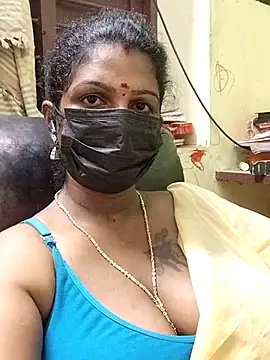 Snapshot of poojaa-rani chatting on November 2025 05:31:01 PM poojaa-rani online show from November 2025 05:31:01 PM