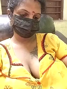 Snapshot of poojaa-rani chatting on November 2025 05:23:02 PM poojaa-rani online show from November 2025 05:23:02 PM