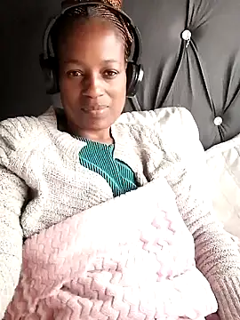 Snapshot of sexylira chatting on November 2025 12:44:02 PM sexylira online show from November 2025 12:44:02 PM