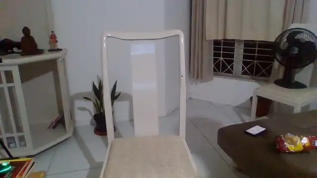 Snapshot of Mdbisc8 chatting on December 2025 02:05:02 AM Mdbisc8 online show from December 2025 02:05:02 AM