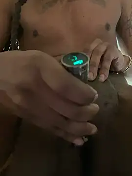 Snapshot of thegenie101 chatting on March 2026 12:28:01 AM thegenie101 online show from March 2026 12:28:01 AM