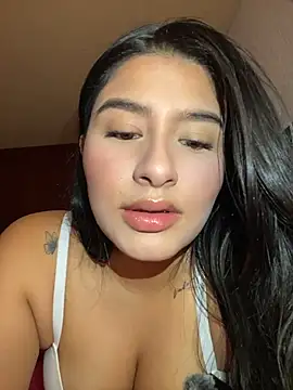 andrea gomes  online show from May 2026 06:22:02 AM