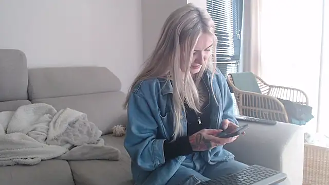 tattoobbgirl online show from December 2025 03:29:02 PM