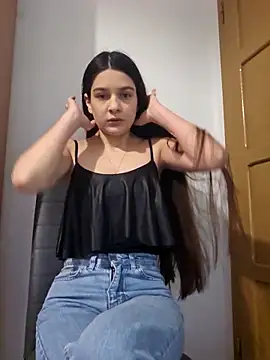 Snapshot of EvieSexy chatting on March 2025 07:22:02 AM EvieSexy online show from March 2025 07:22:02 AM