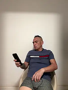 mateocali25 online show from May 2026 12:12:01 PM