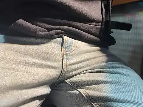 Snapshot of Max_965 chatting on November 2025 06:48:02 PM Max 965 online show from November 2025 06:48:02 PM