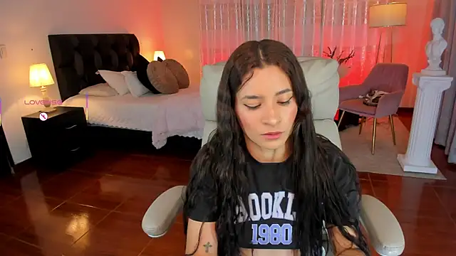 hanna mils online show from May 2026 04:32:02 AM