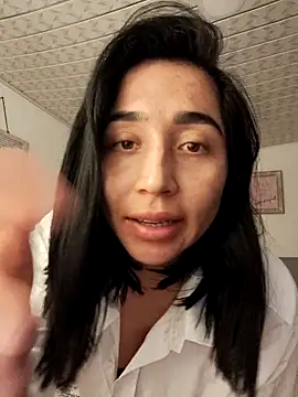 Elowyn online show from October 2025 02:50:02 AM