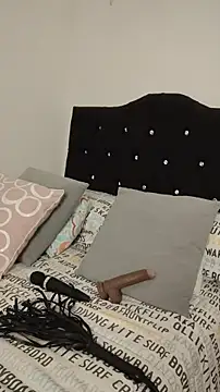 Elowyn online show from November 2025 02:22:01 AM