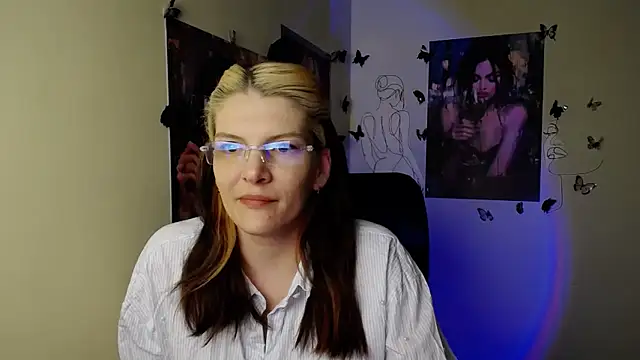Snapshot of VanessaRey_ chatting on April 2026 04:20:01 PM VanessaRey online show from April 2026 04:20:01 PM